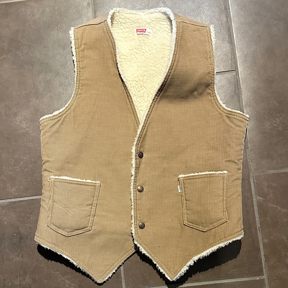 Vintage Levi’s corduroy vest